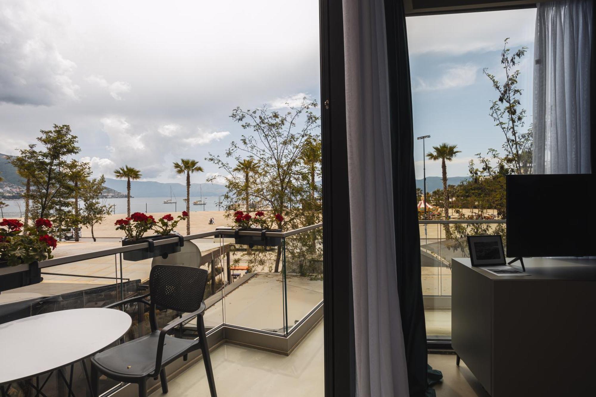 Dot Tradition Vlore Exterior photo